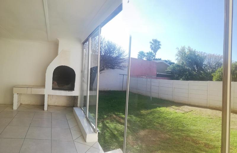 To Let 3 Bedroom Property for Rent in Dobson Western Cape